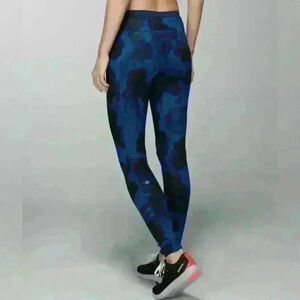 Lululemon Wunder Under *Full-On LUXTREME-Jumbo Inky Floral Black Inkwell sz 4